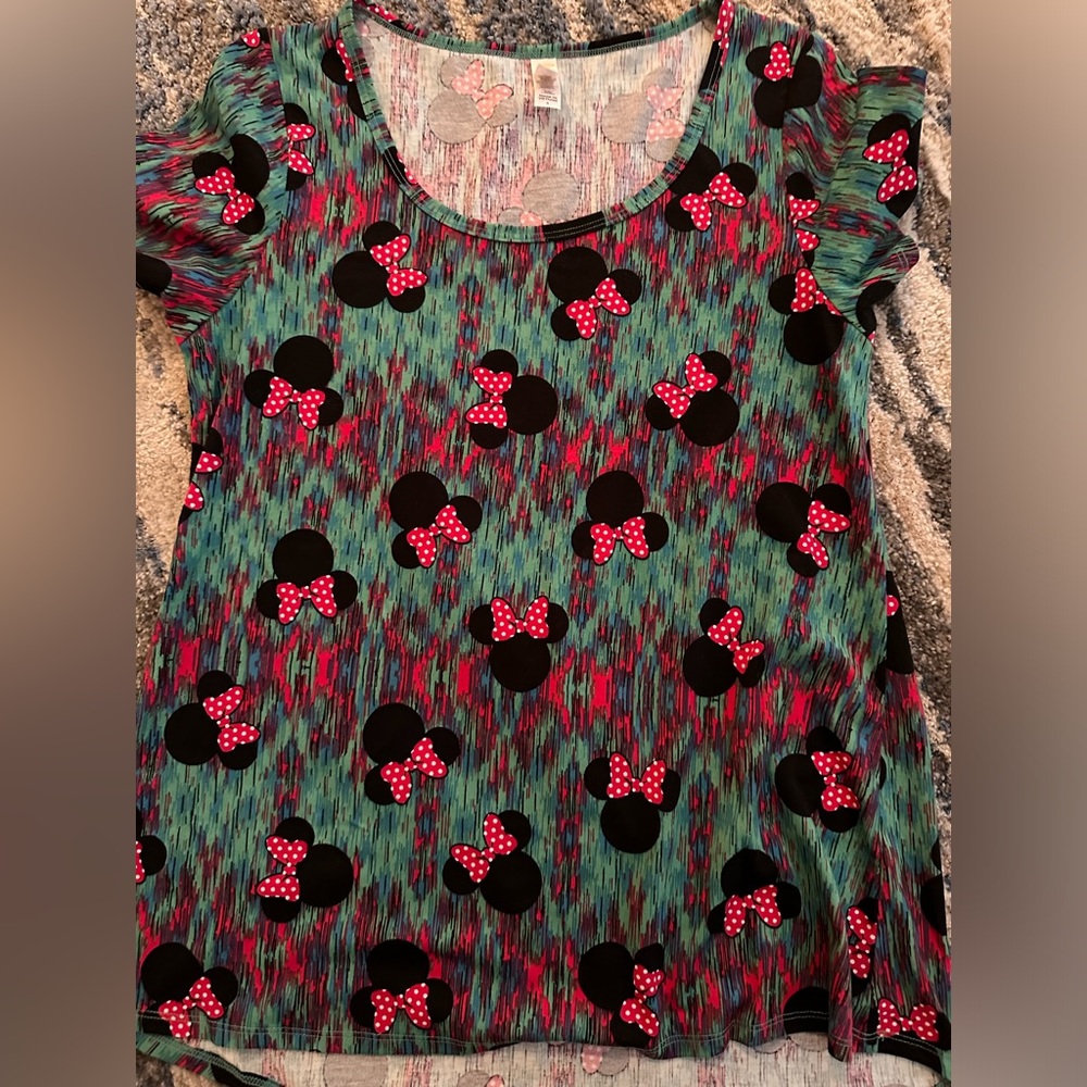 Minnie women’s lularoe top